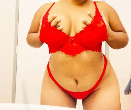 BELLE ET SEXY MAEY JOLIE CHATTE