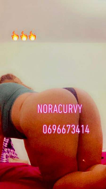 Nora Maghrébine Curvy sur la Martinique