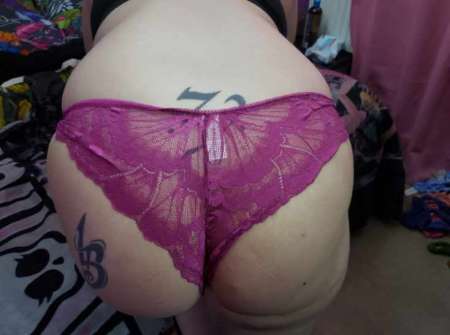 Jeune femme Gros seins pour te faire plaisir ....